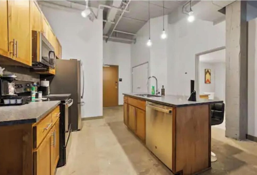 2125 Superior Living