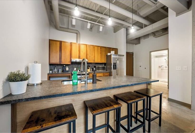 2125 Superior Living