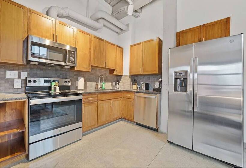 2125 Superior Living