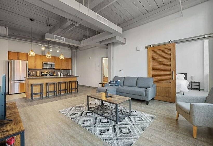 2125 Superior Living