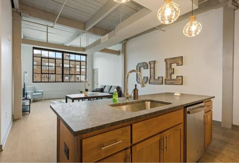 2125 Superior Living