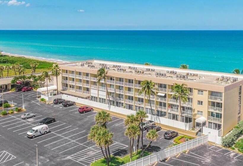 402 On Hutchinson Island