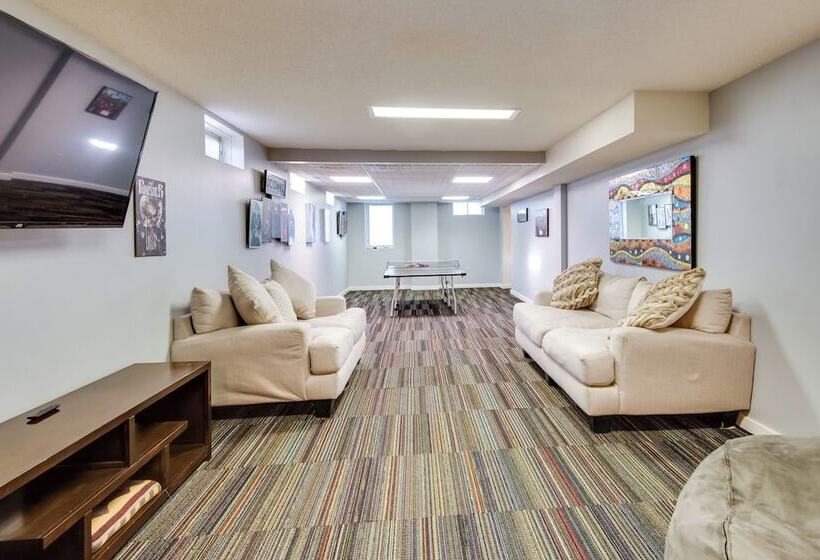 5 Acre Graceland Family Home In West Des Moines