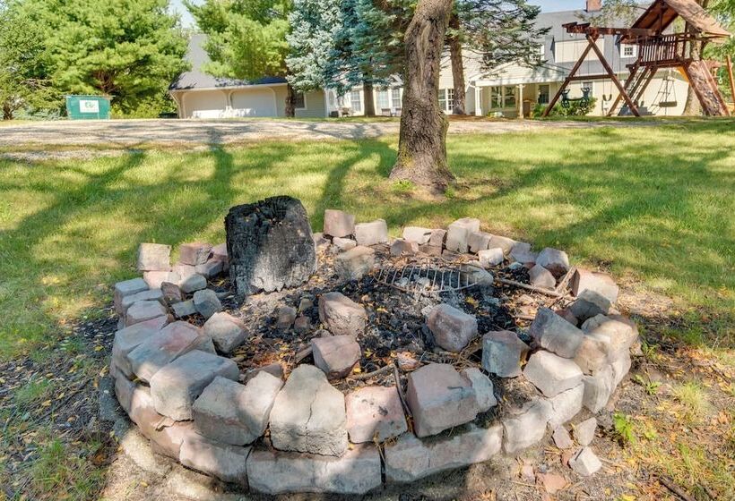 5 Acre Graceland Family Home In West Des Moines