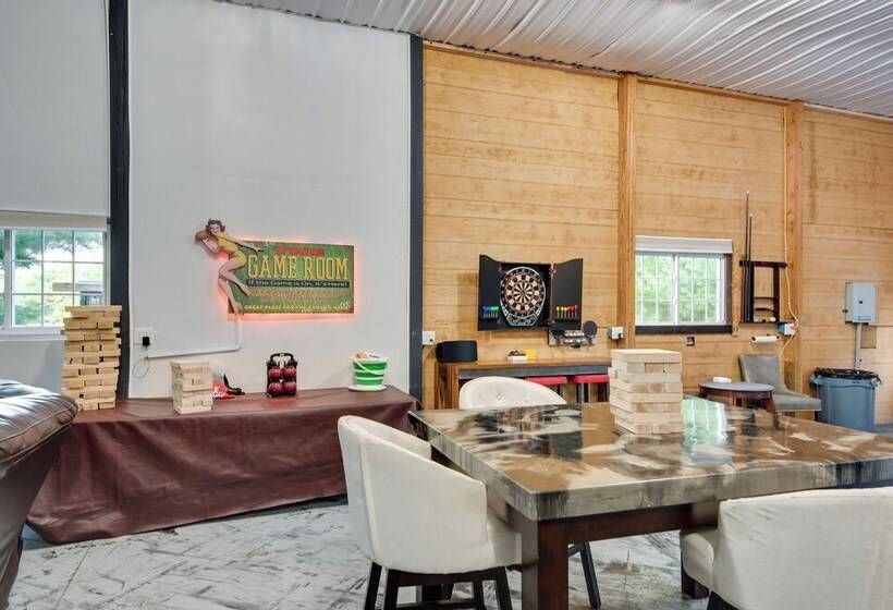 5 Acre Graceland Family Home In West Des Moines