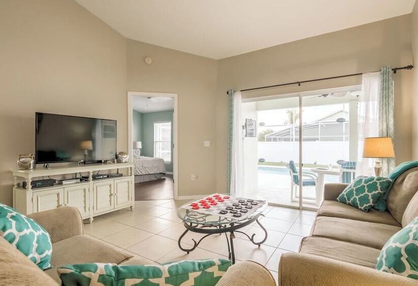 Amanda S Cozy Clear Creek Vacation Home