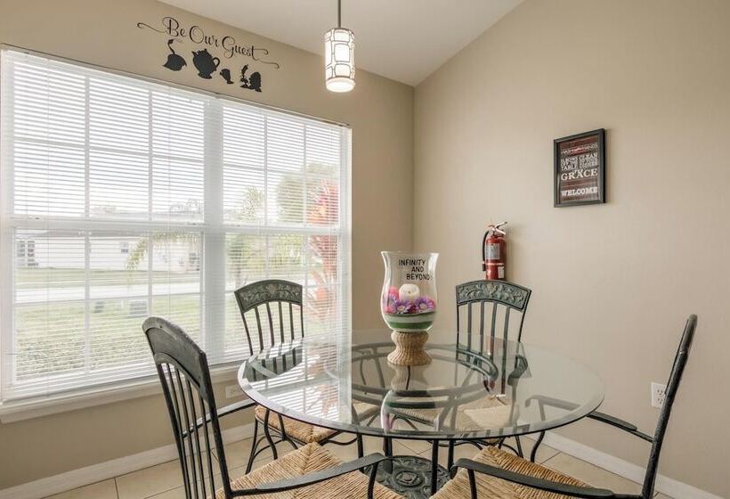 Amanda S Cozy Clear Creek Vacation Home