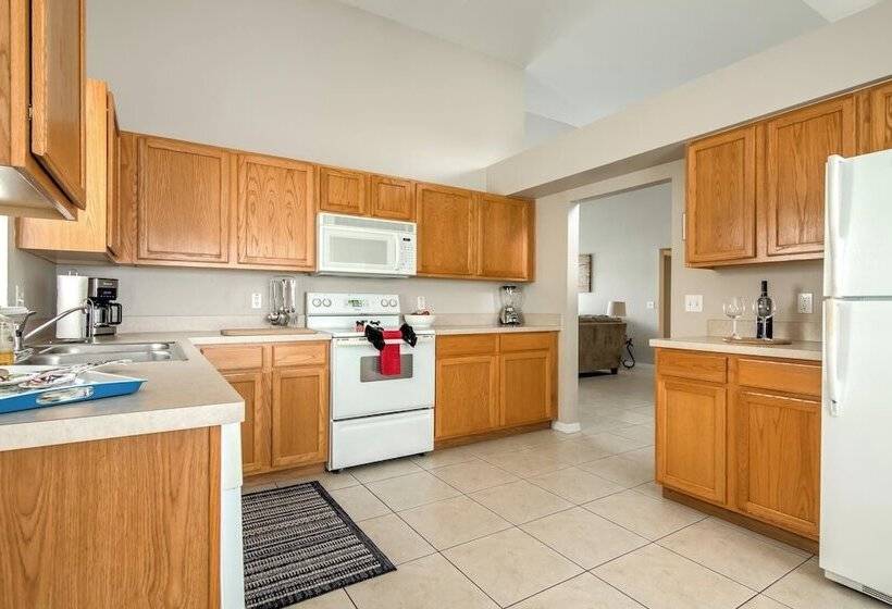 Amanda S Cozy Clear Creek Vacation Home