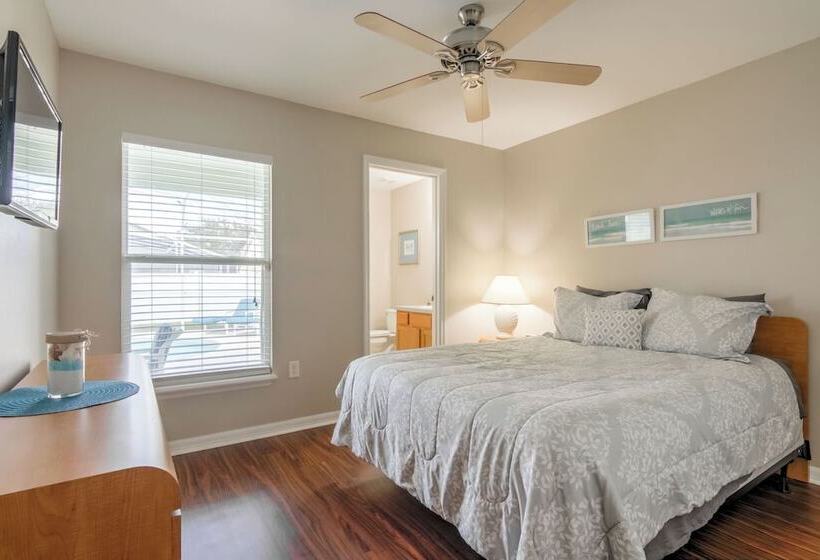 Amanda S Cozy Clear Creek Vacation Home