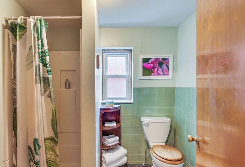 Walk To Highland Park: Artsy Pittsburgh Retreat!