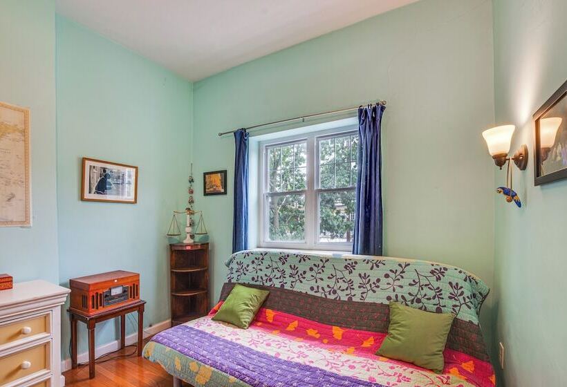 Walk To Highland Park: Artsy Pittsburgh Retreat!