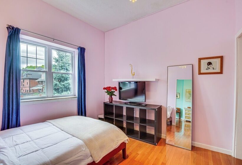 Walk To Highland Park: Artsy Pittsburgh Retreat!