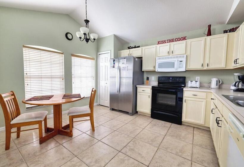 Backyard Fun At Highlands Reserve