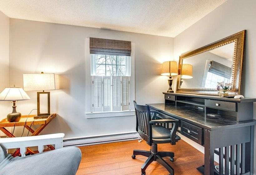 Beautiful Mousam River Retreat: Hot Tub & Kayaks!