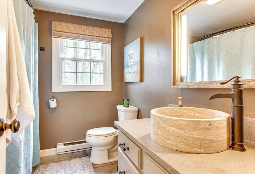 Beautiful Mousam River Retreat: Hot Tub & Kayaks!