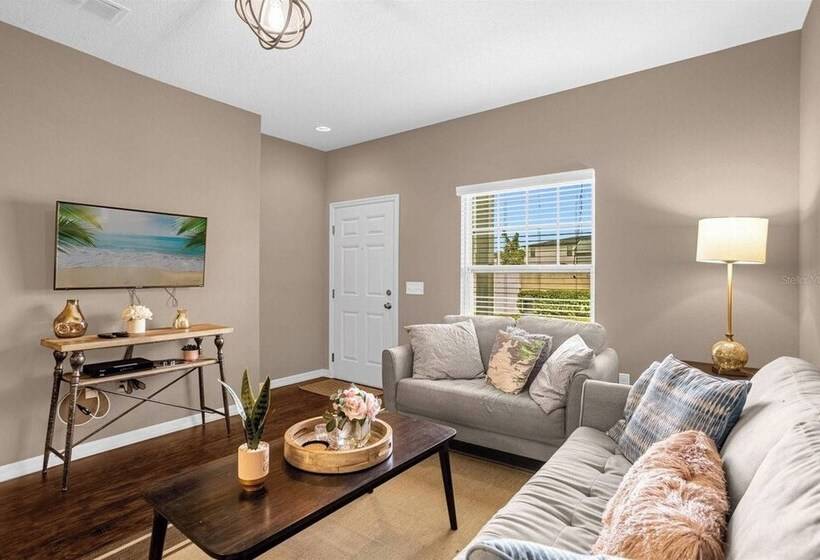 Beautiful Townhouse Next To Disney Parks 04