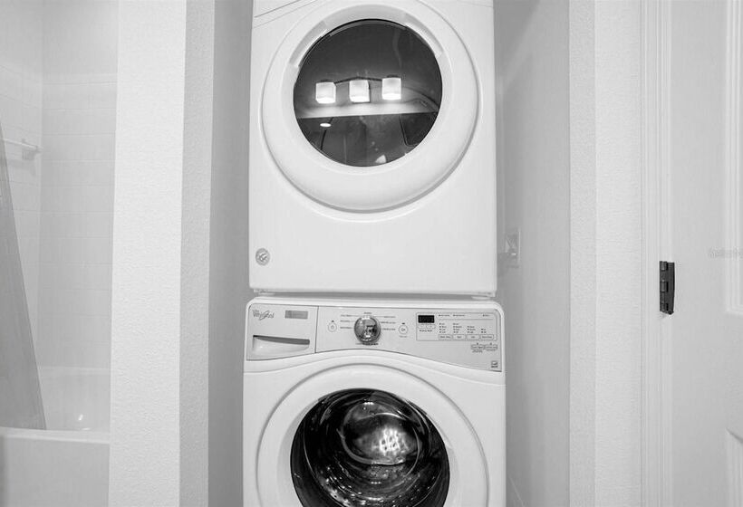 Beautiful Townhouse Next To Disney Parks 04