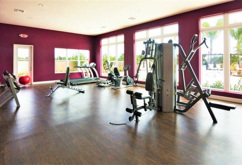 Beautiful Townhouse Next To Disney Parks 04