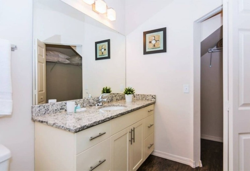 Beautiful Townhouse Next To Disney Parks 24