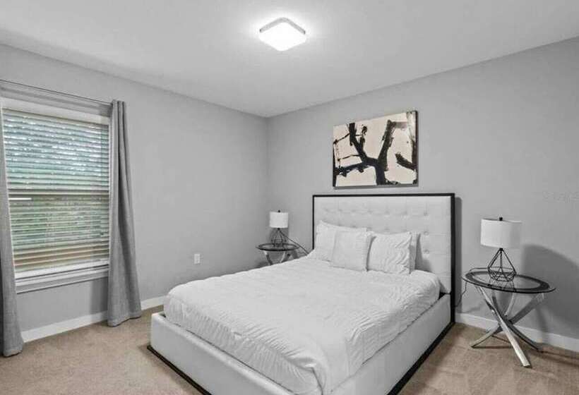 Beautiful Vacation Home With Splash Pool 35