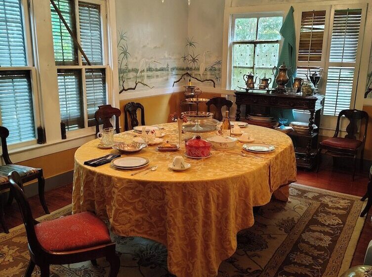 مبيت وإفطار Lafleur Guest House