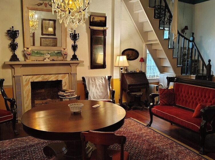 مبيت وإفطار Lafleur Guest House