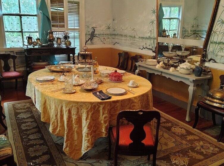 住宿加早餐  Lafleur Guest House