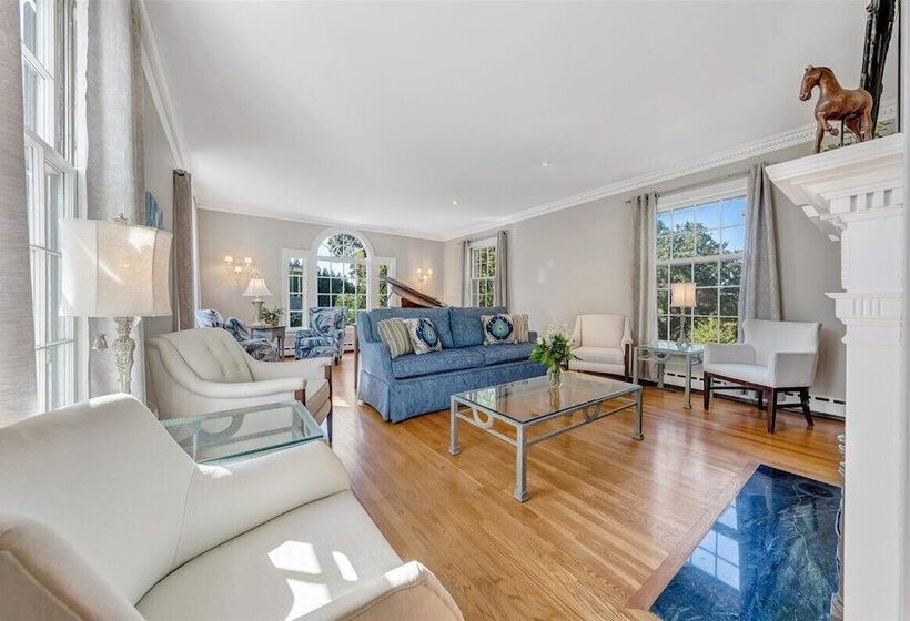 مبيت وإفطار The Oakdale Inn