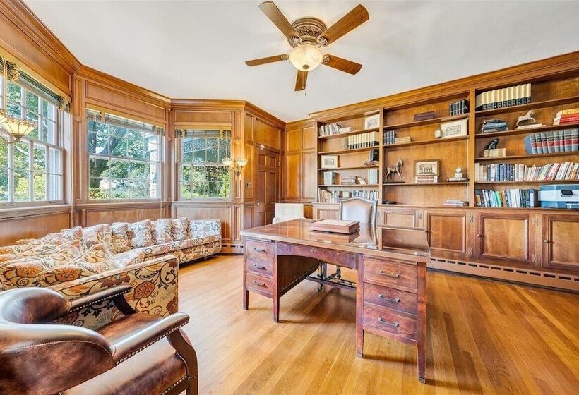 مبيت وإفطار The Oakdale Inn