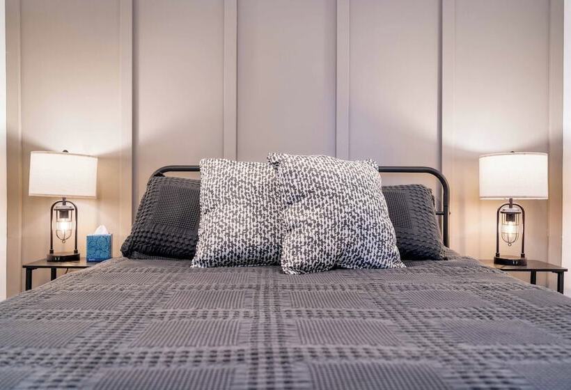 Birchwood By Avantstay Game Room + Lake Access