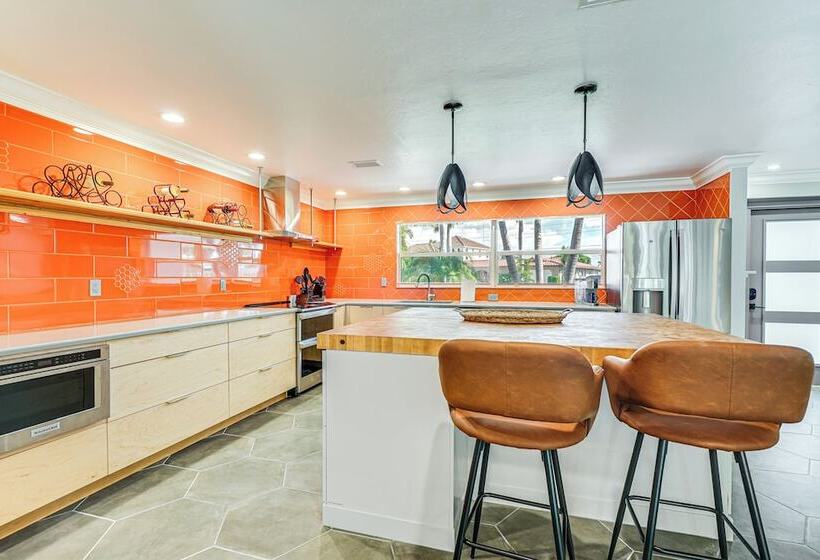 Walk To Beach: Cape Coral Home W/ Grill & Patio