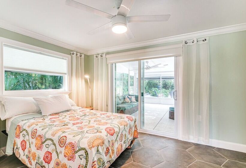 Walk To Beach: Cape Coral Home W/ Grill & Patio