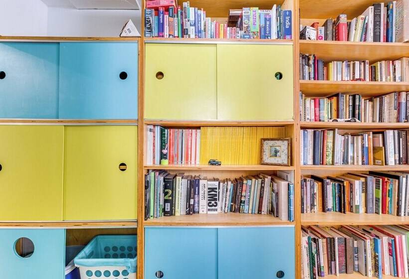 Bright & Mod Bungalow: 2 Mi To Downtown La!