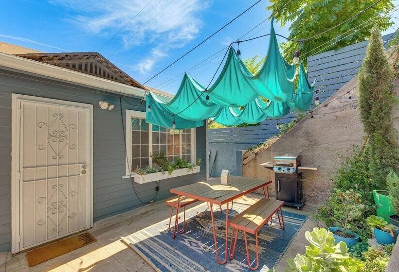 Bright & Mod Bungalow: 2 Mi To Downtown La!