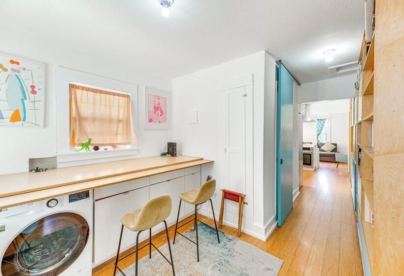 Bright & Mod Bungalow: 2 Mi To Downtown La!