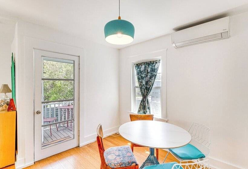 Bright & Mod Bungalow: 2 Mi To Downtown La!