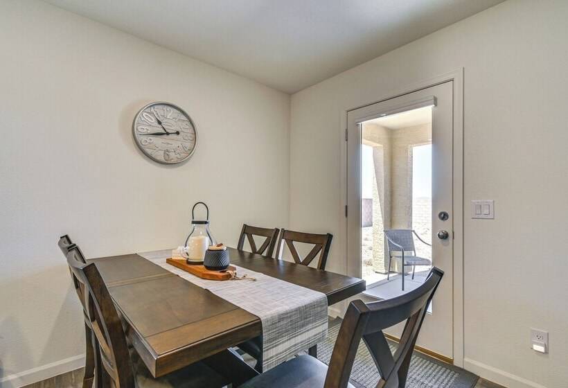 1 Mi To Golf Course: Bright Mohave Valley Home
