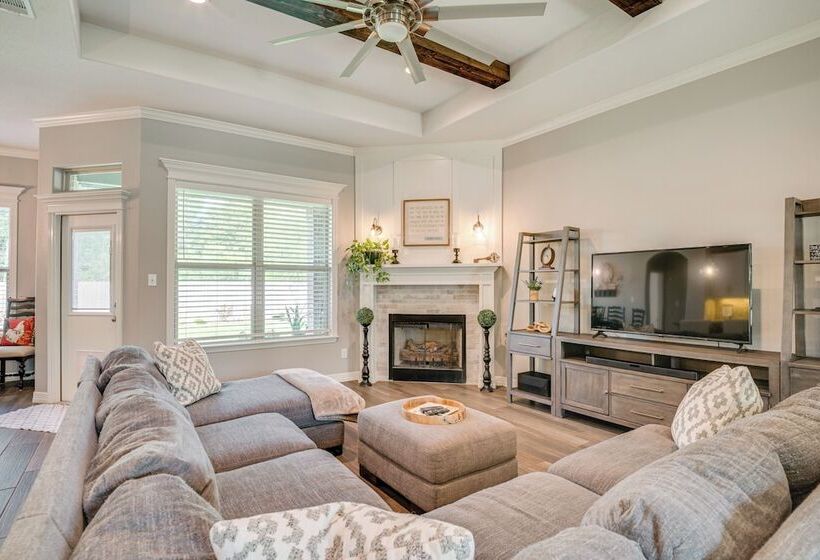 Bryan Home W/ Covered Patio: 6 Mi To Texas A&m!