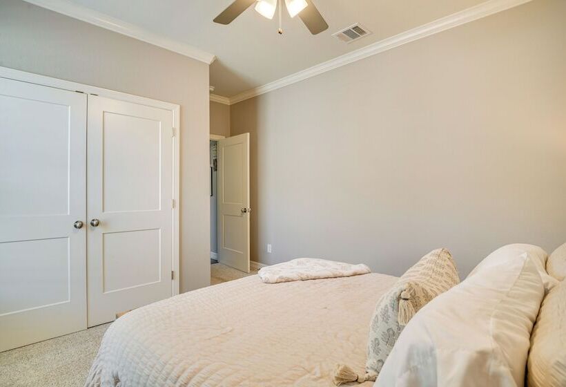 Bryan Home W/ Covered Patio: 6 Mi To Texas A&m!