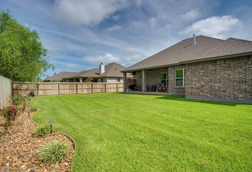 Bryan Home W/ Covered Patio: 6 Mi To Texas A&m!