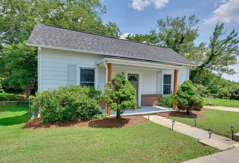 Charming Danville Home: 1/2 Mi To Caesars Virginia