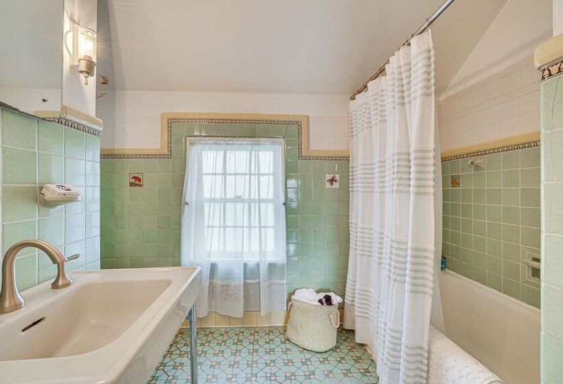 Charming Home: 3 Blocks To Winona State University