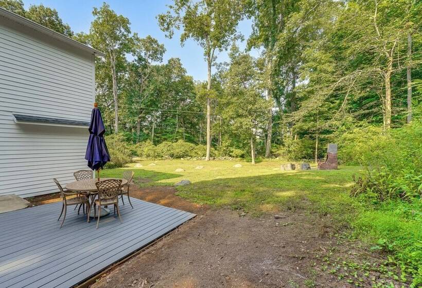 2 Mi To Dtwn: 2 Acre Retreat W/ Large Yard!