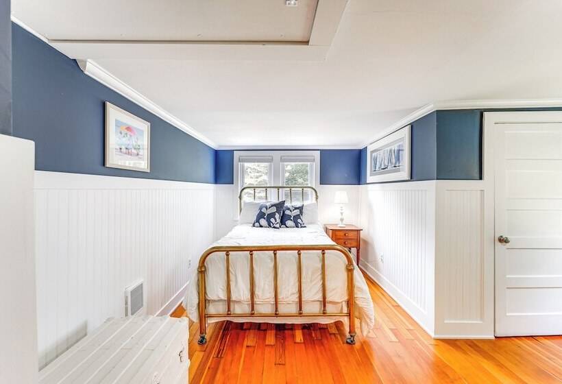 2 Mi To Dtwn: 2 Acre Retreat W/ Large Yard!