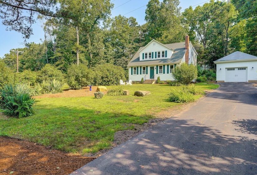 2 Mi To Dtwn: 2 Acre Retreat W/ Large Yard!