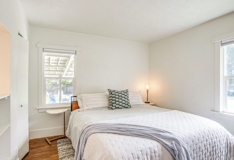 Chic Coeur D Alene Home W/ Patio, 1 Mi To Downtown