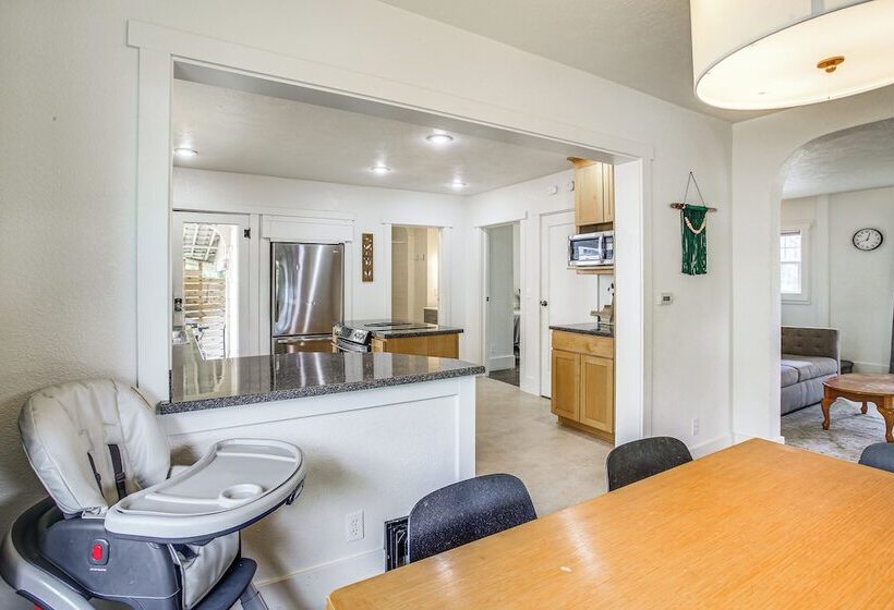 Chic Coeur D Alene Home W/ Patio, 1 Mi To Downtown