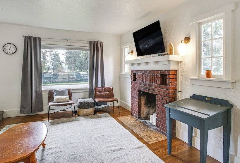 Chic Coeur D Alene Home W/ Patio, 1 Mi To Downtown