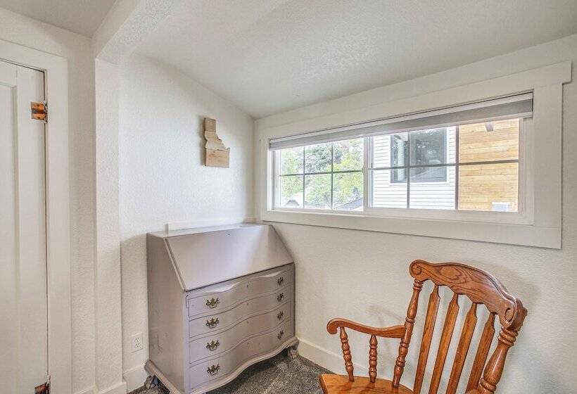 Chic Coeur D Alene Home W/ Patio, 1 Mi To Downtown