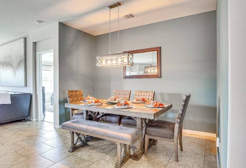 Chic & Relaxing Katy Escape W/ Community Pool!